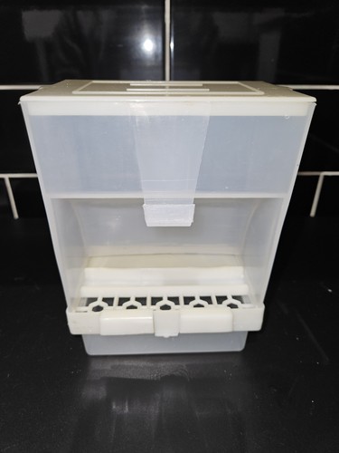 Seed hopper feeder - ,